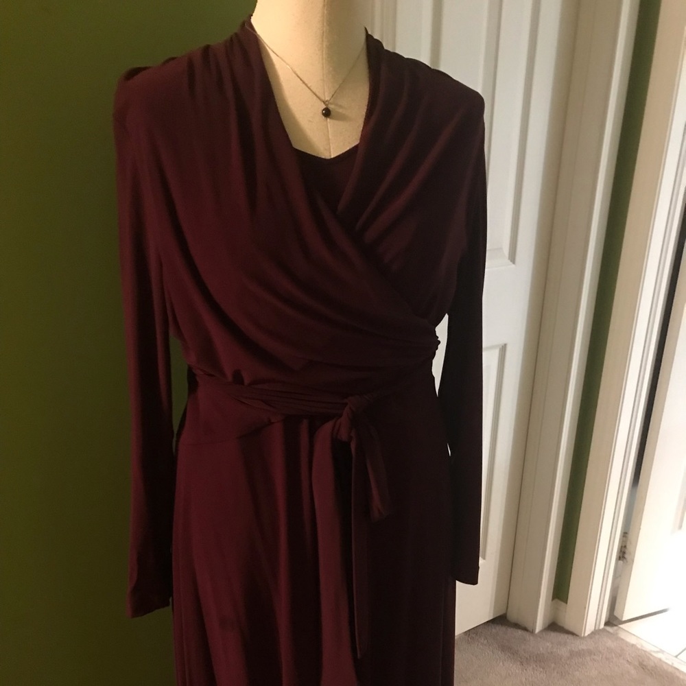 JONES NEW YORK burgundy coloured dress size 14